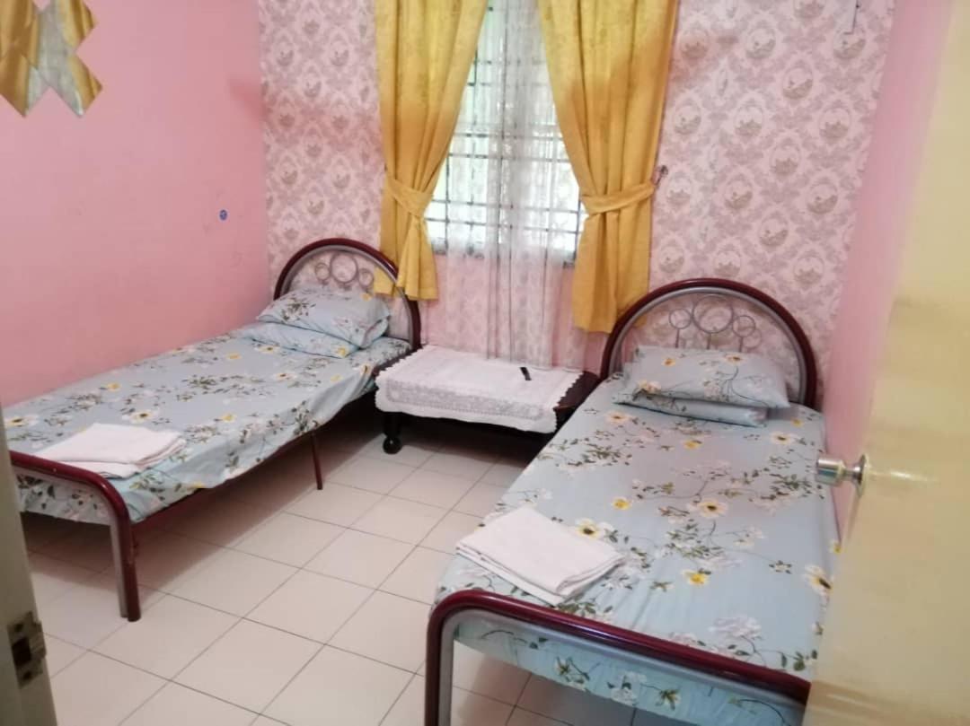 Homestay Perpaduan, Taman Bercham Raya Ulu Kinta Ipoh Perak Kampong Batu Lapan  Exterior foto